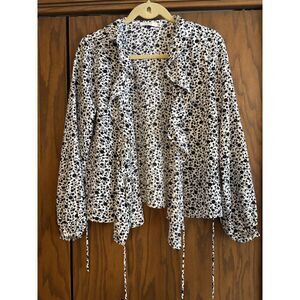 Lush Black & White Floral Open Blouse Size Small
